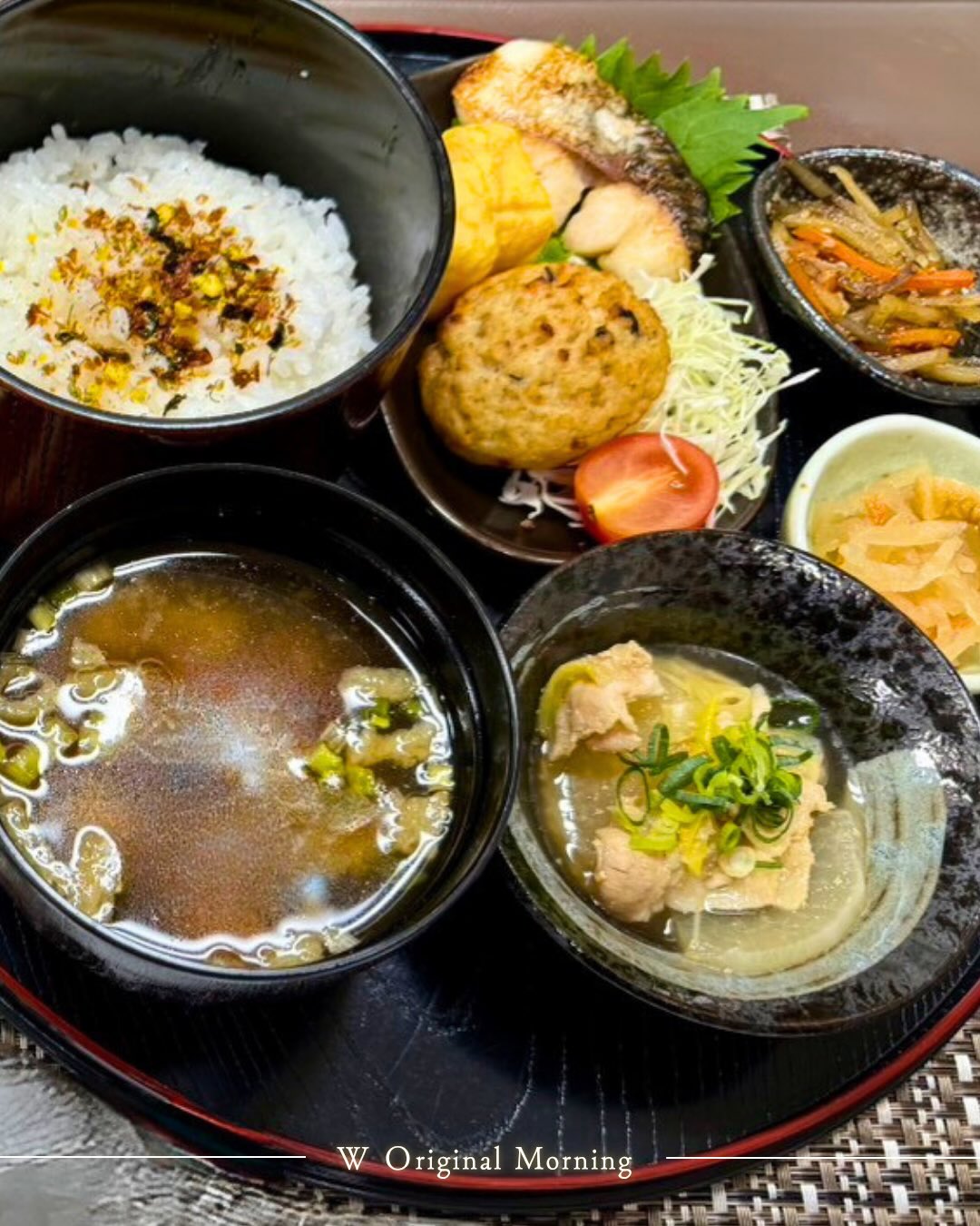 ＼🌤美食なモーニング／
•┈┈┈••✦𝐖✦••┈┈┈•

東北・九州・沖縄などで
「煮て→冷まして→味を含ませる」料理が
煮物と漬物の中間として扱われてきました。

Wのモーニングは季節に寄り添い、
冬には身体がほっとほどける、温かなメニューもご用意しています。
寒い朝こそ、やさしい一皿で心地よく。
┈┈┈┈┈┈┈┈┈┈

ご予約はプロフィールのURLから
お待ちしています。

•┈┈┈••✦𝐖✦••┈┈┈•
▶▶▶ 𝑨𝒃𝒐𝒖𝒕 𝑾𝒈𝒓𝒐𝒖𝒑

誰もが「スゴい！」と認める、傑作のホテルをつくる。
—— すべての人に、安心・快適・夢・感動を。

私たちは、ブランドコンセプトである“美と食”を軸に、心が動く体験価値を追求するホテルグループです。

最高品質の「安心・快適・夢・感動」をお届けし、お客様にとってかけがえのない非日常空間を提供します。

•┈┈┈••✦𝐖✦••┈┈┈•
▶▶▶ 𝑶𝒏 𝒕𝒉𝒊𝒔 𝒂𝒄𝒄𝒐𝒖𝒏𝒕

このアカウントでは
Wグループホテルで体験できる
贅沢なひとときを切り取ってお届けしています。

心を満たす“非日常の旅”を求める皆さま、
ぜひフォローして最新の魅力に触れてください。

•┈┈┈••✦𝐖✦••┈┈┈•
▶▶▶ 𝑬𝒏𝒈𝒍𝒊𝒔𝒉

A curated collection of seven leisure hotels,
where a passion for beauty and exceptional cuisine shapes every stay.We create experiences that captivate the senses and linger long after your visit.

Through uncompromising comfort and thoughtful hospitality, we welcome guests into a realm of serene luxury and unforgettable escapes from the everyday.

Here, we share the refined moments and quiet indulgences awaiting you at W Group Hotels.

For those seeking a journey that feels beautifully different— one that gently enriches the heart— we invite you to follow and discover our newest inspirations.
┈┈┈┈┈┈┈┈┈┈

You can book your stay via the link in our profile.
We look forward to having you.

•┈┈┈••✦𝐖✦••┈┈┈•
#ホテルW
#Wグループ
#ラブホ
#ホテルＷモーニング
#リゾートホテル