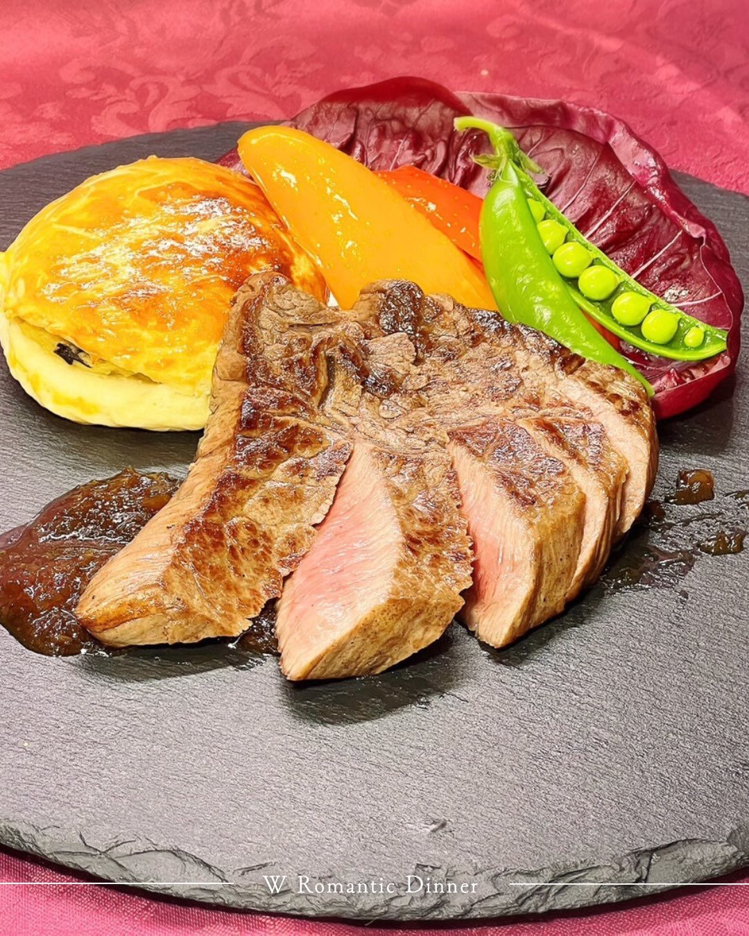 ＼🥂特別なディナーを／
•┈┈┈••✦𝐖✦••┈┈┈•

さやえんどうは英語で Snow pea や
Sugar snap pea と呼ばれ、
中国原産で古くから食べられてきました。

Wのディナーは、公式ホームページより事前予約で承ります。
苦手な食材や「これが好き」というご希望があれば、
できる限りリクエストに寄り添いながらお仕立てします。

お客様だけの“素敵な一皿”を、ぜひご相談ください。

┈┈┈┈┈┈┈┈┈┈

ご予約はプロフィールのURLから
お待ちしています。

•┈┈┈••✦𝐖✦••┈┈┈•
▶▶▶ 𝑨𝒃𝒐𝒖𝒕 𝑾𝒈𝒓𝒐𝒖𝒑

誰もが「スゴい！」と認める、傑作のホテルをつくる。
—— すべての人に、安心・快適・夢・感動を。

私たちは、ブランドコンセプトである“美と食”を軸に、心が動く体験価値を追求するホテルグループです。

最高品質の「安心・快適・夢・感動」をお届けし、お客様にとってかけがえのない非日常空間を提供します。

•┈┈┈••✦𝐖✦••┈┈┈•
▶▶▶ 𝑶𝒏 𝒕𝒉𝒊𝒔 𝒂𝒄𝒄𝒐𝒖𝒏𝒕

このアカウントでは
Wグループホテルで体験できる
贅沢なひとときを切り取ってお届けしています。

心を満たす“非日常の旅”を求める皆さま、
ぜひフォローして最新の魅力に触れてください。

•┈┈┈••✦𝐖✦••┈┈┈•
▶▶▶ 𝑬𝒏𝒈𝒍𝒊𝒔𝒉

A curated collection of seven leisure hotels,
where a passion for beauty and exceptional cuisine shapes every stay.We create experiences that captivate the senses and linger long after your visit.

Through uncompromising comfort and thoughtful hospitality, we welcome guests into a realm of serene luxury and unforgettable escapes from the everyday.

Here, we share the refined moments and quiet indulgences awaiting you at W Group Hotels.

For those seeking a journey that feels beautifully different— one that gently enriches the heart— we invite you to follow and discover our newest inspirations.
┈┈┈┈┈┈┈┈┈┈

You can book your stay via the link in our profile.
We look forward to having you.

•┈┈┈••✦𝐖✦••┈┈┈•
#ホテルW
#Wグループ
#ラブホ
#ホテルＷディナー
#ロマンティックディナー